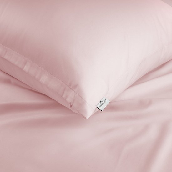 Nordic Paradise - Housse de couette en satin de Katoen de Luxe 140x220 cm + 2 taies d'oreiller 60x70 cm avec fermeture éclair fine - Rose tendre