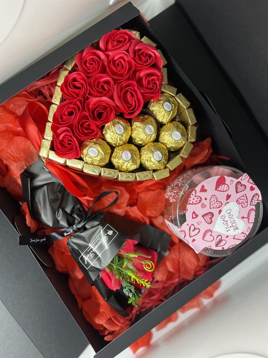 Valentijn geschenk cadeau - Giftpack - Geschenkset - Geschenk Chocolade Hart - Valentijnsdag - Cadeau voor hem of haar - Bonbons - Love Liefde - Uniek cadeau