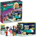 De LEGO Friends Nova's kamer speelset (41755) met poppetjes, hondje, bed, computer en gamestoel, naast de doos.