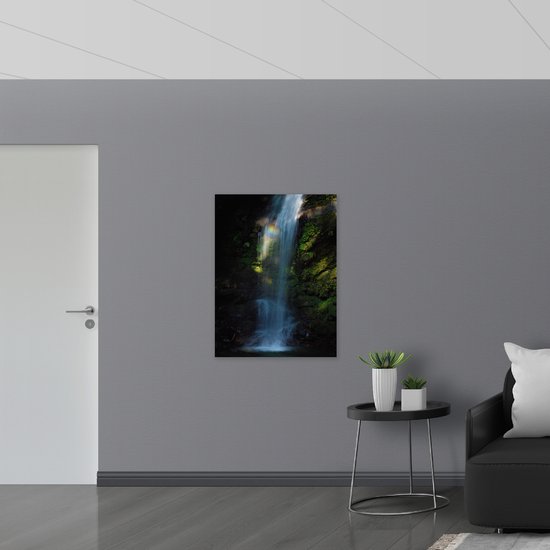 WallClassics - Panneau en mousse PVC – Cascade dans une forêt verte – 75 x 100 cm Photo sur panneau en mousse PVC