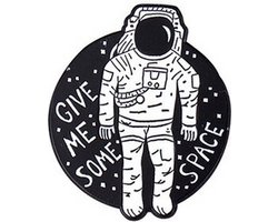 foto van Pin ''give me space'' ruimte, sterren, astronaut, broche, kledingspeld