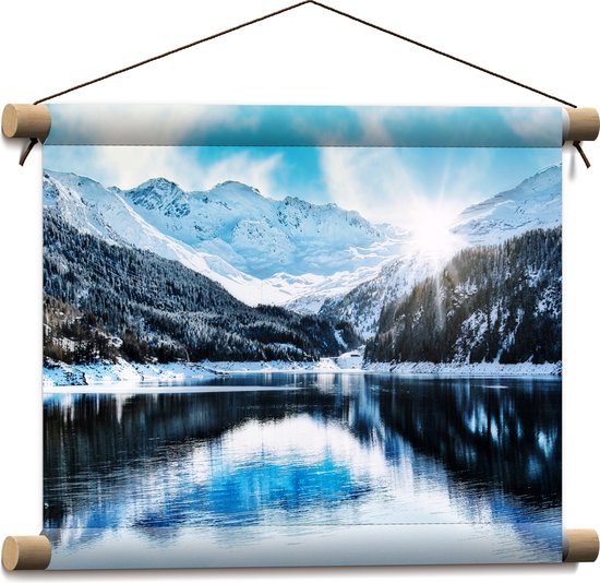 WallClassics - Textielposter - Zonnestralen door IJsbergen aan het Water - 40x30 cm Foto op Textiel