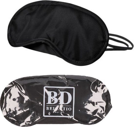 Zwart slaapmasker van Bellatio Design, met verstelbaar elastiek. Onderste slaapmasker zit in plastic verpakking met logo.