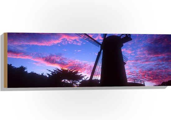 WallClassics - Hout - Silhouet van Grote Molen onder Donkere Zonsondergang - 90x30 cm - 9 mm dik - Foto op Hout (Met Ophangsysteem)