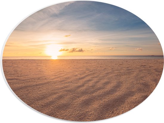 PVC Schuimplaat Ovaal - Close up van het Strand met Mooie Zonsondergang - 40x30 cm Foto op Ovaal (Met Ophangsysteem)