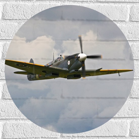 WallClassics - Muursticker Cirkel - Grijs vliegtuig met Gele Vleugels - 50x50 cm Foto op Muursticker