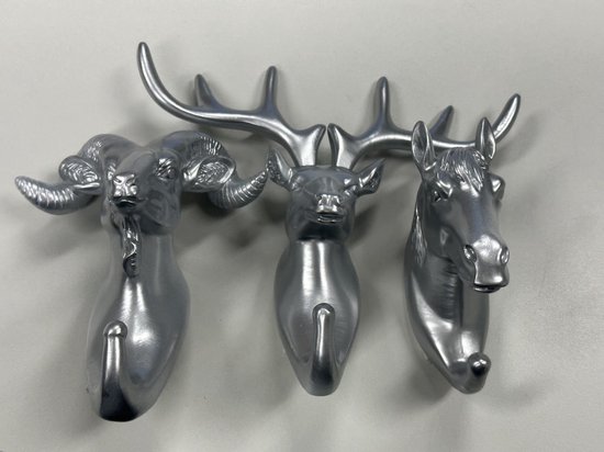 Decoratieve wandhaken "steenbok/rendier/paard" - Set van 3 stuks - zilver - polyresin - hoogte 13.5x9.5x7.5 cm - Woonaccessoires - Wanddecoratie