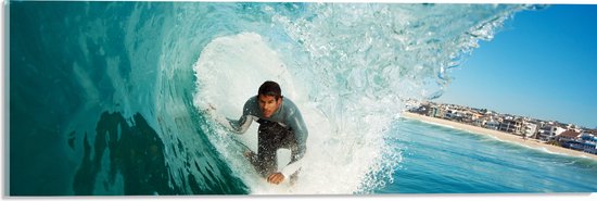 Acrylglas - Surfer in Actie op Wilde Golf - 60x20 cm Foto op Acrylglas (Wanddecoratie op Acrylaat)