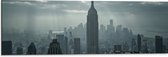 Dibond - Felle Zonnestralen op Wolkenkrabbers van New York - 90x30 cm Foto op Aluminium (Met Ophangsysteem)