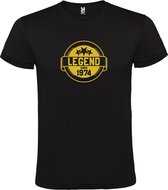 Zwart T-Shirt met “Legend sinds 1974 “ Afbeelding Goud Size XL