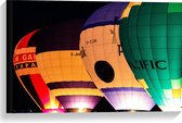 WallClassics - Canvas - Vier Verschillende Kleuren Luchtballonnen in het Donker - 60x40 cm Foto op Canvas Schilderij (Wanddecoratie op Canvas)