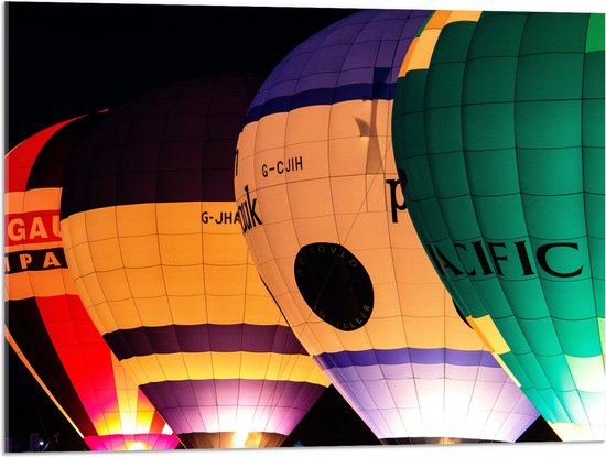 WallClassics - Acrylglas - Vier Verschillende Kleuren Luchtballonnen in het Donker - 80x60 cm Foto op Acrylglas (Wanddecoratie op Acrylaat)