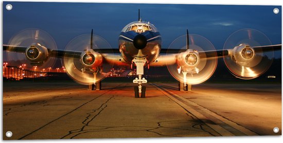 WallClassics - Tuinposter – Vooraanzicht van Vliegtuig in de Avond - 100x50 cm Foto op Tuinposter (wanddecoratie voor buiten en binnen)