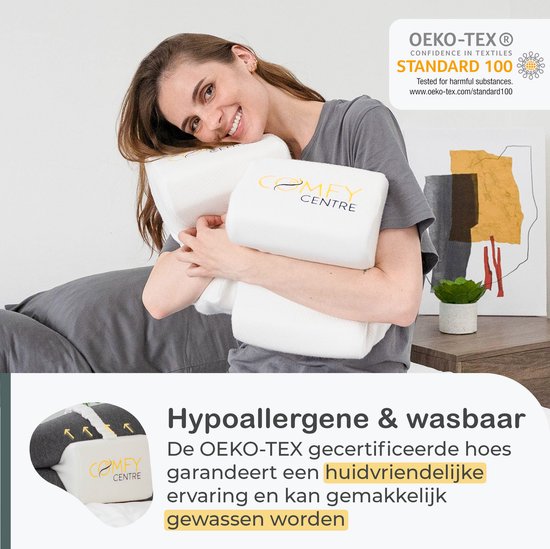Vrolijke vrouw met Comfy Centre kniekussen. Hypoallergeen, wasbaar en OEKO-TEX gecertificeerd.