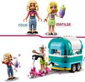 Nova en Matilde LEGO Friends poppetjes, met bubbelthee kar, scooter en bubbelthee-vormige figuur.