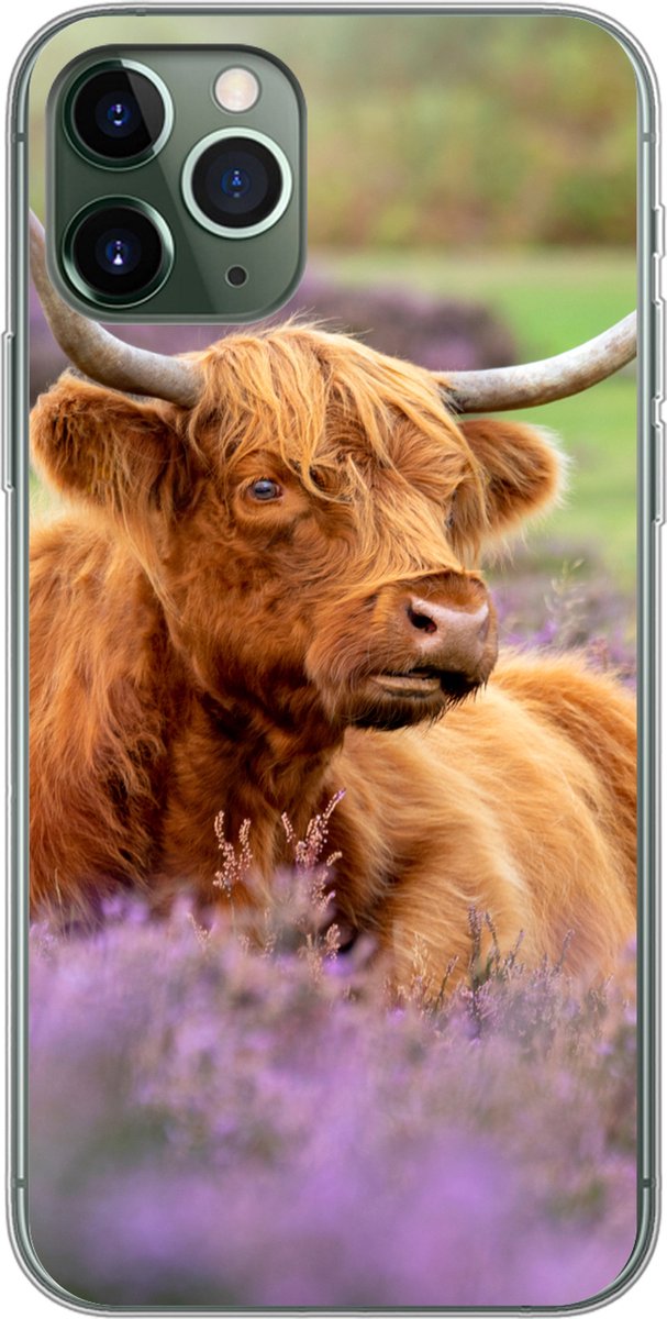 Telefoonhoesje Geschikt voor iPhone 11 Pro hoesje - Schotse Hooglander - Bruin - Struiken - Siliconen Telefoonhoesje Telefoonhoesje