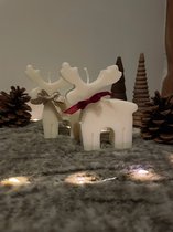 Yes We Candle - 2 rendier kaarsen - Figuurkaarsen- Kaarsen set- 2 kaarsen- Rendier- reindeer- Candle- Candles- Kerst- Christmas- Winter- Kerstpakket- Cadeau- Warmte- Sfeer- Decoratie- Soja Wax