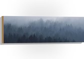 WallClassics - Hout - Bos in de Mist - 90x30 cm - 12 mm dik - Foto op Hout (Met Ophangsysteem)