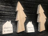 Set van 2 kersthuisjes met bijpassende kerstboom decoratiebeeldjes of kerstdorp