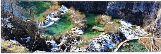 WallClassics - Vlag - Plitvicemeren van Bovenaf - 60x20 cm Foto op Polyester Vlag