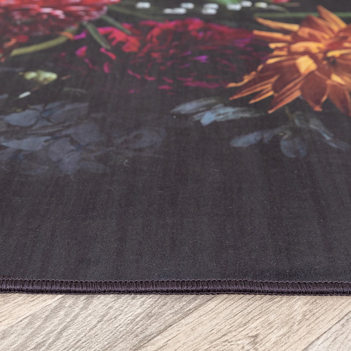 FRAAI Bloemen vloerkleed - Florine Zwart/Roze | Kleurrijk - 80x150cm