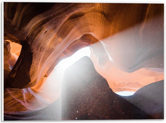 WallClassics - PVC Schuimplaat- Lichtstralen door Lower Antelope Canyon - 40x30 cm Foto op PVC Schuimplaat