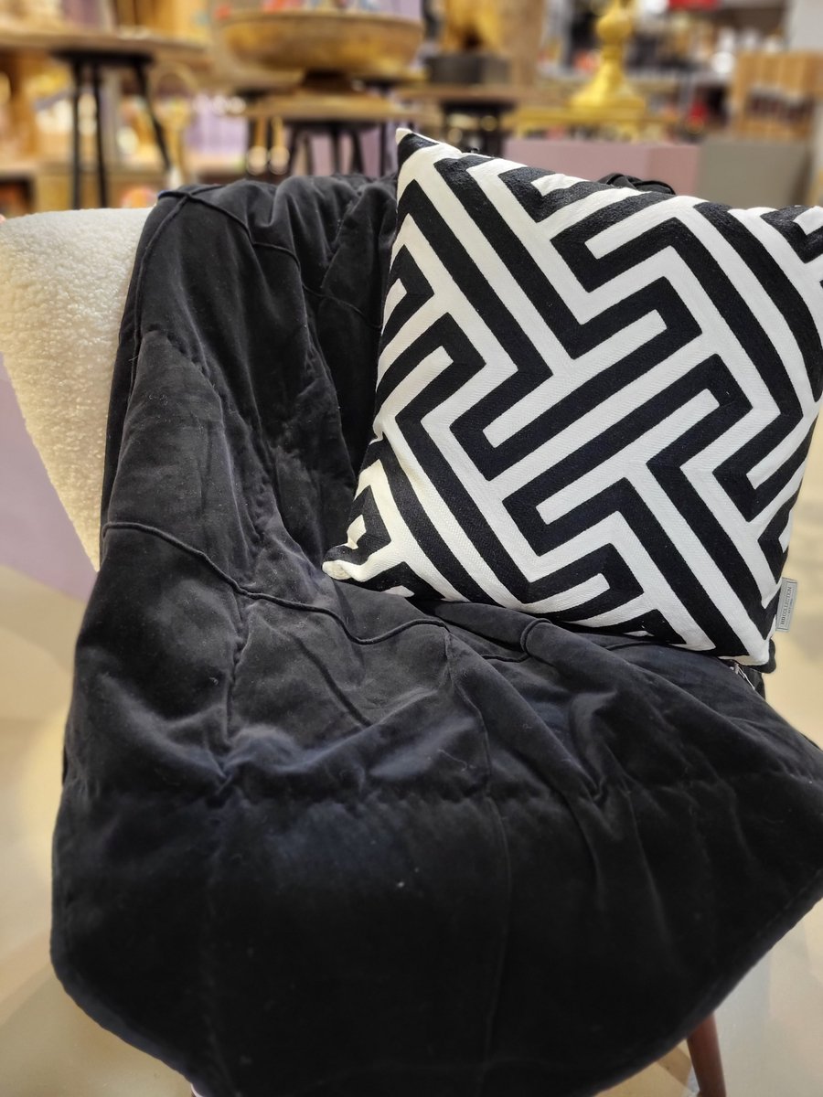 Linen & More - Sprei - Plaid - Velvet Pintuck - Black - Zwart - Velours - 130x170cm