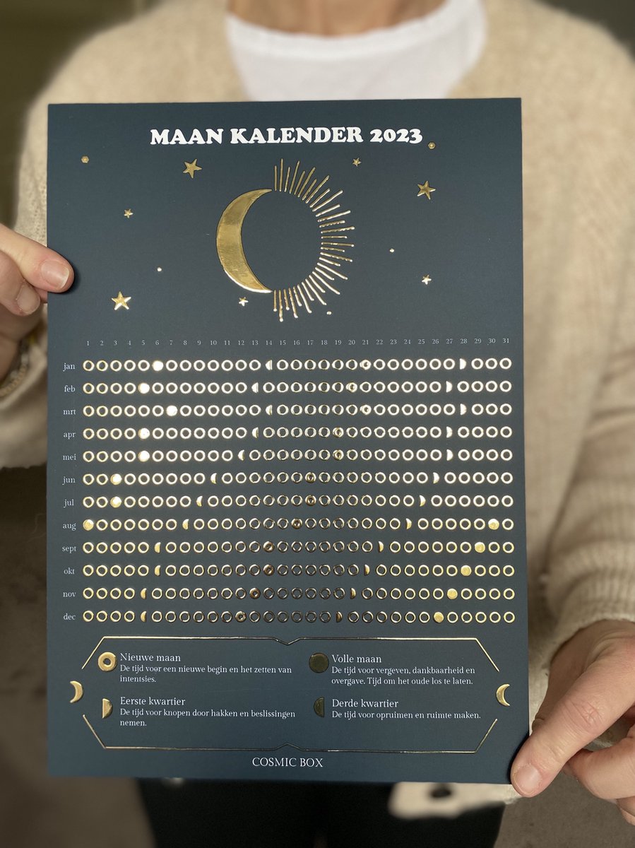 Cosmic Box Maankalender 2023 A4 formaat met goudfolie 48