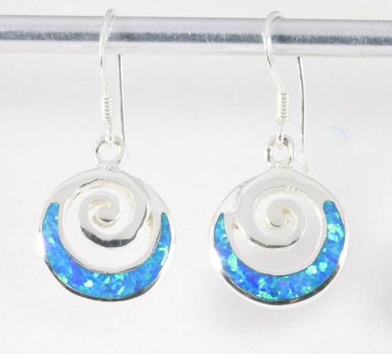 Hoogglans zilveren oorbellen met Australische opaal