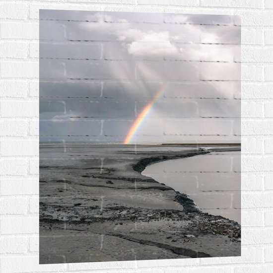 WallClassics - Muursticker - Regenboog op Stenen Rotsen - 75x100 cm Foto op Muursticker