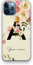 Gepersonaliseerd - Case Company® - Hoesje geschikt voor iPhone 12 Pro hoesje - Flirty Flowers Monogram - Soft Cover Telefoonhoesje - Bescherming aan alle Kanten en Schermrand