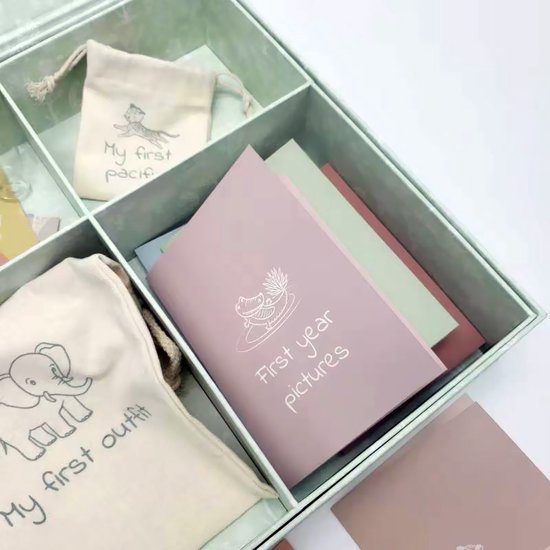 LUVION® Baby Memory Box - Herinneringsdoos - Baby Geschenkset - Kraamcadeau - Babyshower – 23 delig Cadeau - Jongen - Meisje