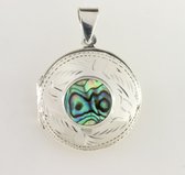 Rond bewerkt zilveren medaillon met abalone schelp