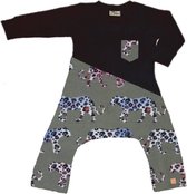 Spreid/ Pavlik/ Gips onesie zwart met panterfiguren grijs