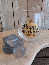 Wijnglas-Waterglas-Wijn-Water-IJsblokjes-Herbruikbare IJsblokjes-IJsklontjes-Zwart-Happy birthday-Gefeliciteerd-Hoera-Jarig-Jarige job-Verjaardag-Feestje-Jubileum-Cadeau-Cadeautje-Geschenk-Mannencadeau-Vrouwencadeau-Collega-Werknemer-Verjaardagskado