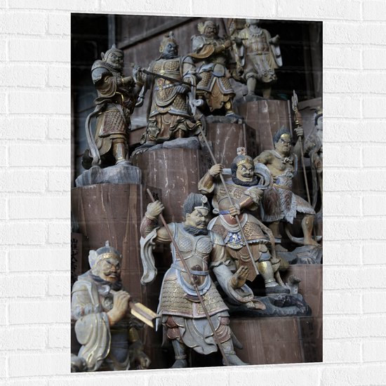 WallClassics - Muursticker - Ridder Standbeelden op Houten Blokken - 70x105 cm Foto op Muursticker