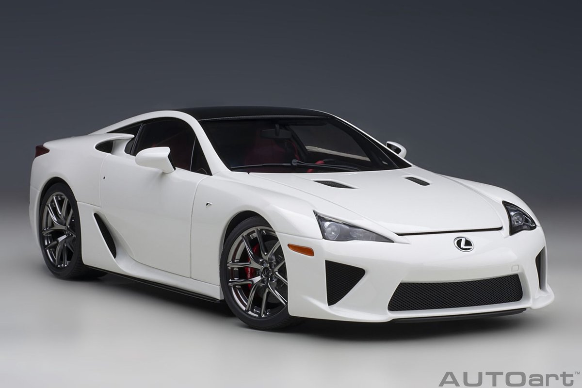 AUTOart 1/18 Lexus LFA, Whitest White with Carbon