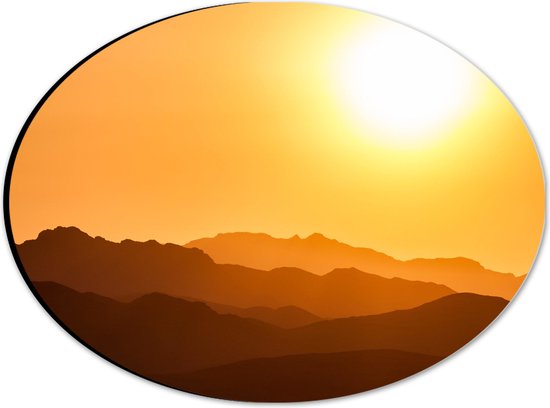 WallClassics - Dibond Ovaal - Fel Zonlicht boven Heuvels - 28x21 cm Foto op Ovaal (Met Ophangsysteem)