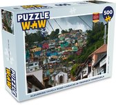 Puzzel Kleurrijke favela rond Caracas in tropisch Venezuela - Legpuzzel - Puzzel 500 stukjes