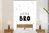Behang - Fotobehang Spreuken - Kind - Jongens - Little bro - Quotes - Breedte 155 cm x hoogte 240 cm