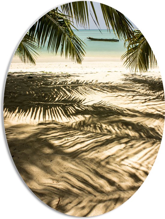 WallClassics - PVC Schuimplaat Ovaal - Mooie Schaduw van Palmboom in het Zand - 42x56 cm Foto op Ovaal  (Met Ophangsysteem)
