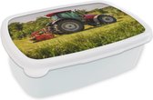 Broodtrommel Wit - Lunchbox - Brooddoos - Trekker - Rood - Natuur - Groen - Platteland - 18x12x6 cm - Volwassenen