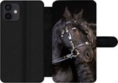 Bookcase Geschikt voor iPhone 12 telefoonhoesje - Paard - Halster - Manen - Met vakjes - Wallet case met magneetsluiting