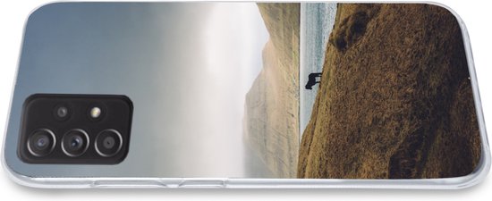 Telefoonhoesje Geschikt voor Samsung galaxy a73 hoesje - Paard - Berg - Landschap - Siliconen Telefoonhoesje Telefoonhoesje