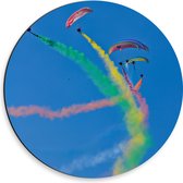 WallClassics - Dibond Muurcirkel - Gekleurde Rook bij Zweefvliegers - 30x30 cm Foto op Aluminium Muurcirkel (met ophangsysteem)