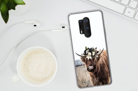 OnePlus 8 Pro - Highlander écossais - Fleurs - Animaux - Coque de téléphone en Siliconen