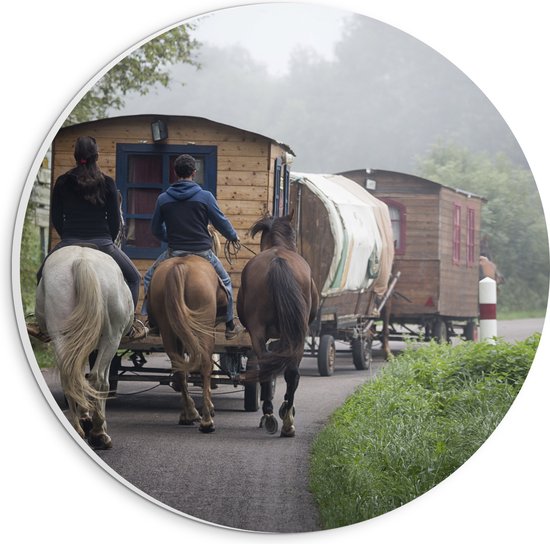 WallClassics - PVC Schuimplaat Muurcirkel - Ouderwetse Caravan met Paard en Wagen - 20x20 cm Foto op Muurcirkel (met ophangsysteem)