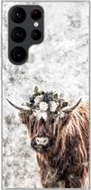 Geschikt voor Samsung Galaxy S22 Ultra hoesje - Schotse hooglander - Marmer print - Bloemen - Siliconen Telefoonhoesje