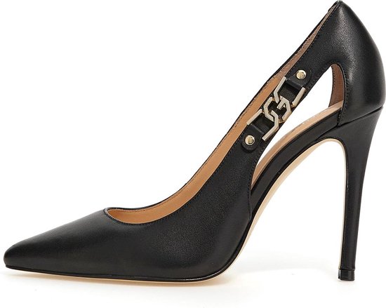 Guess crew store pumps