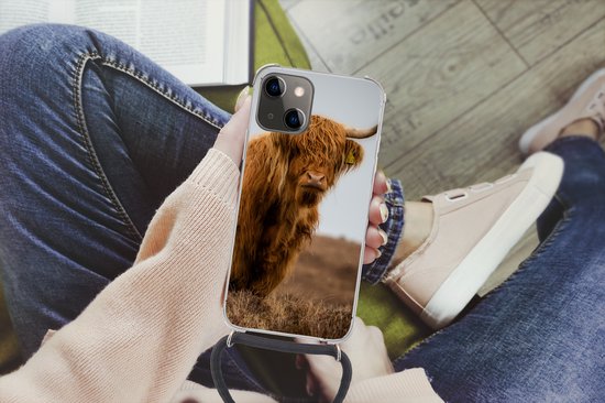 Coque avec cordon iPhone 13 Mini - Highlander écossais - Dune - Herbe - Siliconen - Bandoulière - Coque arrière avec cordon - Coque pour téléphone avec cordon - Coque avec corde